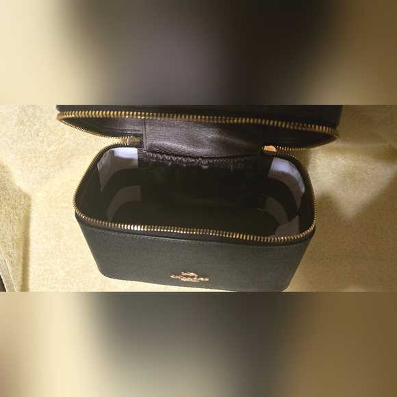 Coach Cosmetic Case CW727 - Picture 8 of 8